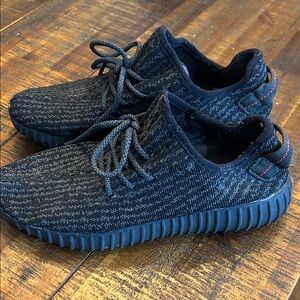 ADIDAS YEEZY 350 BOOST PIRATE BLACK KANYE WEST SIZE 7.5